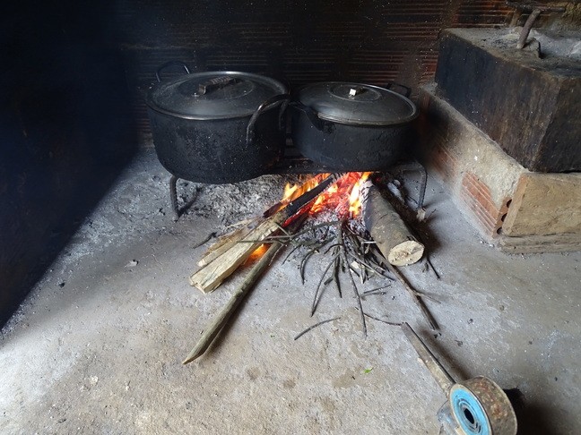 Cooking at the farmers' place - no cook stoves are used